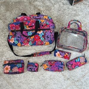 Vera Bradley Floral Fiesta full weekender set!! Like new condition